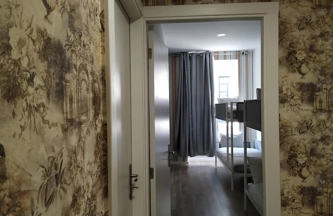 Majestic Hostel Porto-1